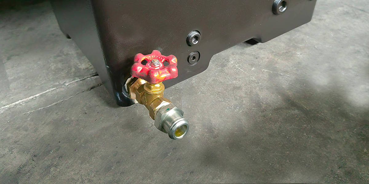 Lubricating oil valve
