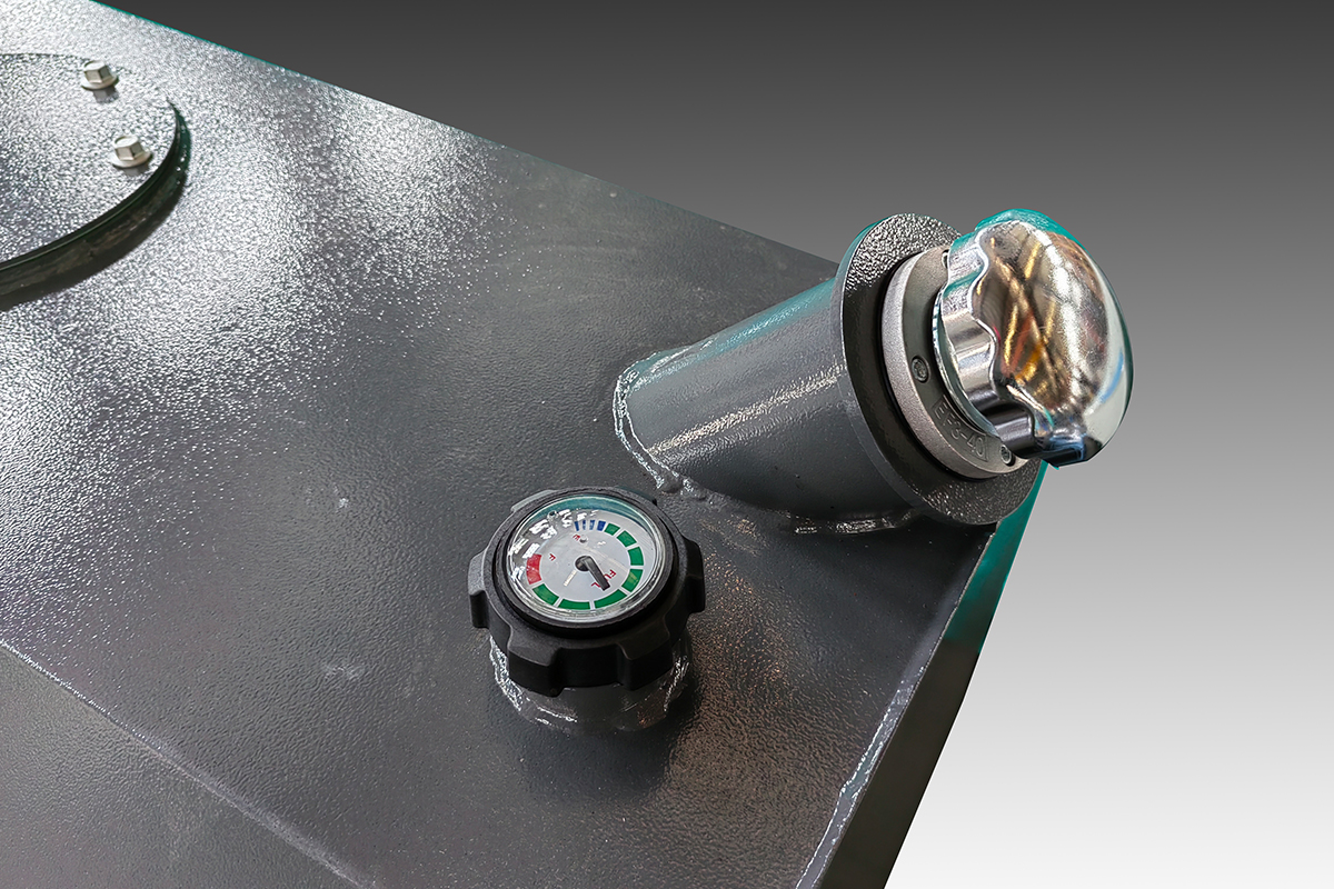 intergated fuel tank refueling plate