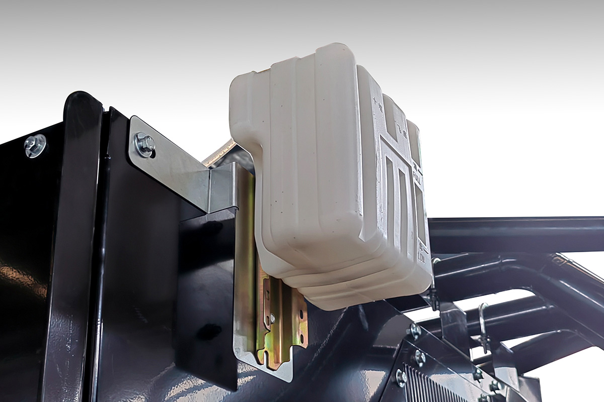 Spill-proof coolant box